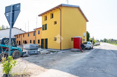 VILLA A SCHIERA A VALSAMOGGIA