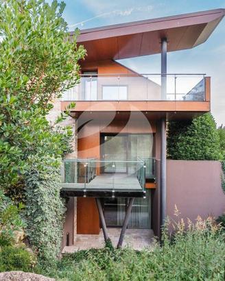 Villa di 178 m² con più di 5 locali e box auto a C