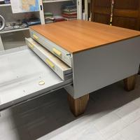 Mobile metallico portadisegni