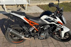 KTM Duke 125 ABS (2018) – Full Optional + Scarico