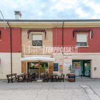 PIZZERIA CON MURI E ATTIVITA'