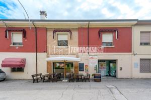 PIZZERIA CON MURI E ATTIVITA'