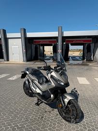Moto X-adv 750