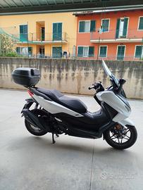Honda forza 350