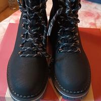 Scarponcini con il pelo nuovi