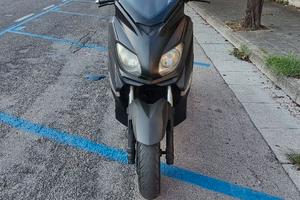Yamaha xmax 250