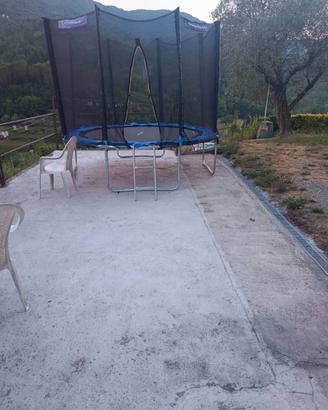 Trampolino elastico per bambini