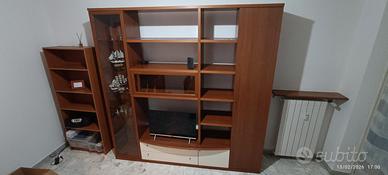 MOBILE SOGGIORNO TAVOLO E SEDIE 