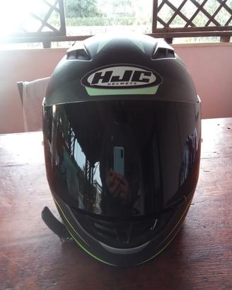 casco integrale con visiera nera 