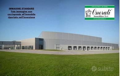 Immobile di 3550 m² con 3 locali a Castelnuovo di 