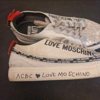 Sneaker Moschino collab. con ACBC - tomaia amovibi