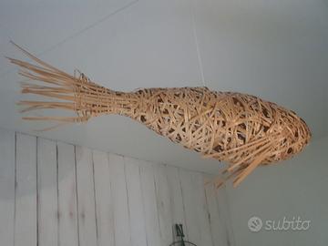 Lampadario pesce in rattan