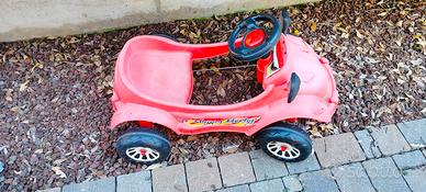 auto giocattolo con pedali 