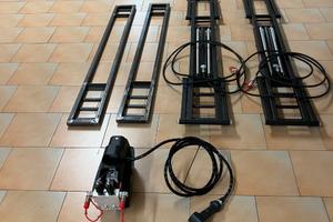 Sollevatore auto 2500 kg. NUOVO