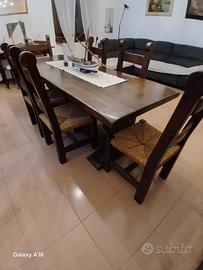 tavolo antico con sedie  
