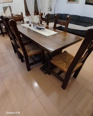 tavolo antico con sedie  