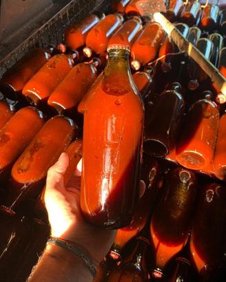 Bottiglie di pomodoro