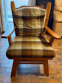 Set poltrone di legno con cuscini