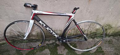 Bicicletta Kouta in fibra di carbonio