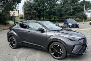 Toyota C-HR 2023 KM75.000 393 329 1046