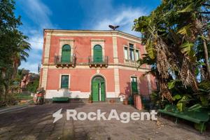 CASALE PANORAMICO CON PISCINA