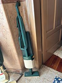 Aspirapolvere con accesori e sacchetti