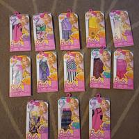 lottino vestitini vari Barbie Mattel 2012