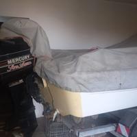 Motoscafo per vacanze