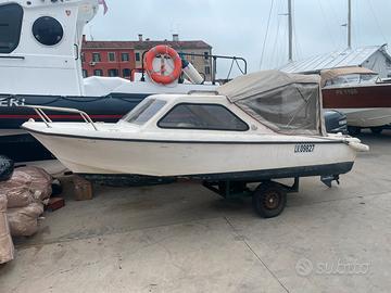 Barca con cabina- non motore