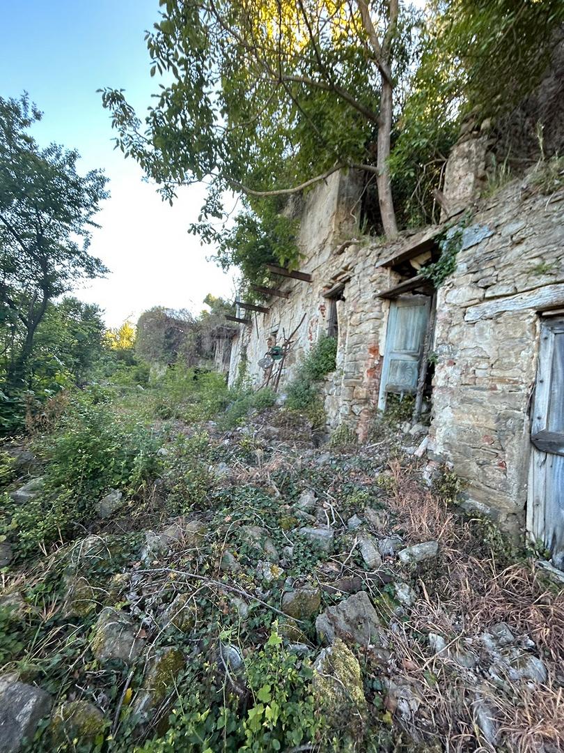 Rudere con terreno adiacente - Vista 5