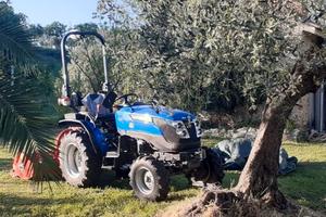 Trattore a gomme Solis 26 +