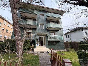 DUE CAMERE DUE BAGNI IN CONTESTO DI SOLE 4 UNITA'