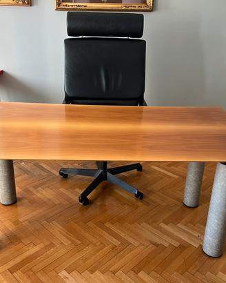 Scrivania design e poltrona