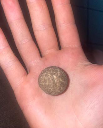 Pallottola di un cannone dell’epoca  del 1320 d.c.