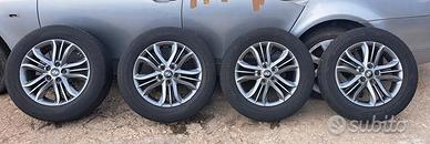 Cerchi in lega con gomme R17 Hyundai ix35