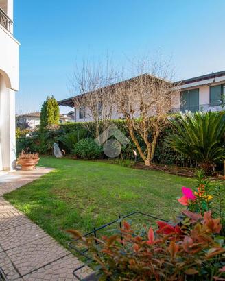 3 LOCALI A MONIGA DEL GARDA