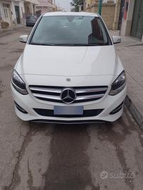 Mercedes classe b perfette condizioni valuto sca