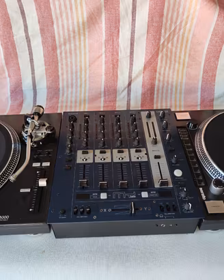CONSOLLE  2 RELOOP RP 8000 + MIXER DMC-800