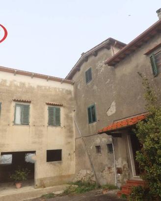 Rustico / Casale di 350 m² con più di 5 locali a M