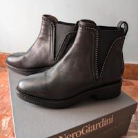 scarpe tronchetto nero giardini 