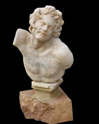 Busto in arenaria su base marmo