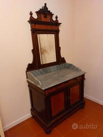 Mobile antico con specchiera e piano in marmo