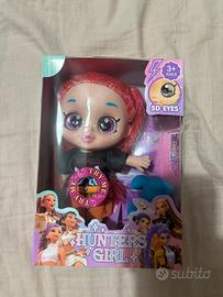 Bambola Mira huntrix 18 cm - occhi 5D canta Golden