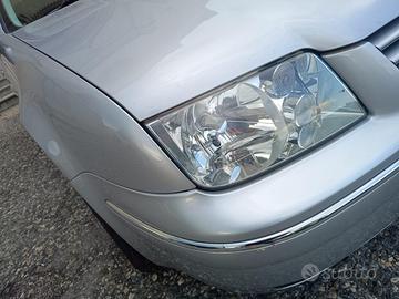 VOLKSWAGEN BORA 1.6 benzina Highline 2001