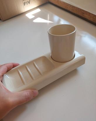 Porta sapone e porta spazzolini