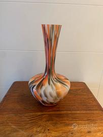 Vaso in vetro opalino  anni '60