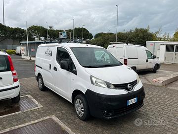 Nissan NV 200 van