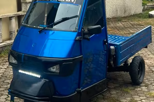 Ape 50 blu metallizzato 