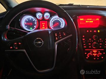 Opel astra J 2011