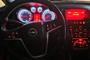 Opel astra J 2011